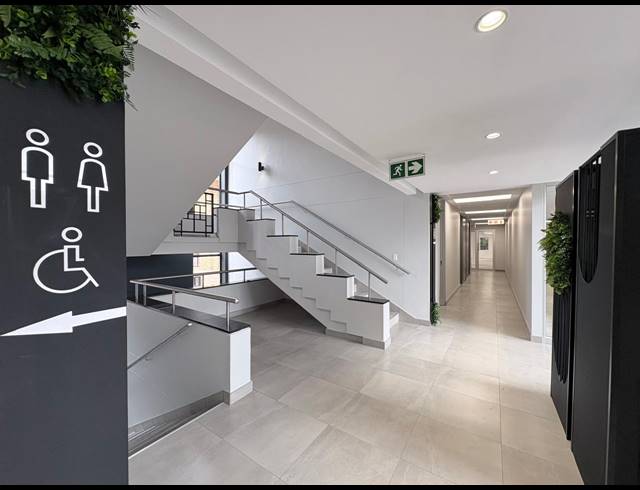 801M² OFFICE TO LET IN VORNA VALLEY